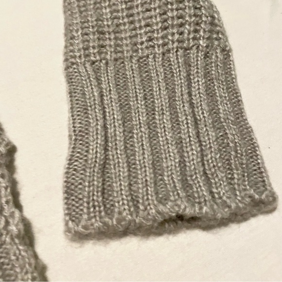 Ex-Girlfriend Womens Long Sleeve Sweater Cut Out Shoulders Size XL - Picture 6 of 16